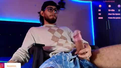 kuzzcoo online show from November 12, 1:22 pm