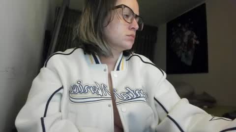Snapshot of kyhara chatting on April 23, 1:29 am kyhara online show from April 23, 1:29 am