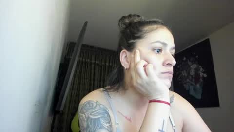 Snapshot of kyhara chatting on June 11, 2:44 am kyhara online show from June 11, 2:44 am