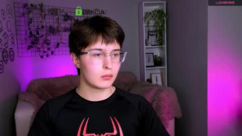 kyleberry_ online show from November 6, 4:08 pm