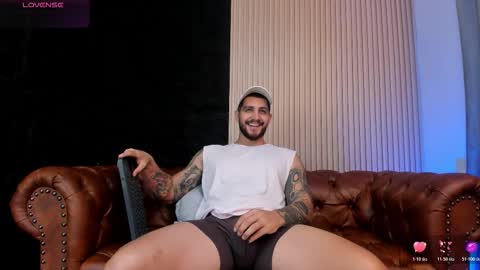 kylenorth_ online show from February 24, 12:14 pm