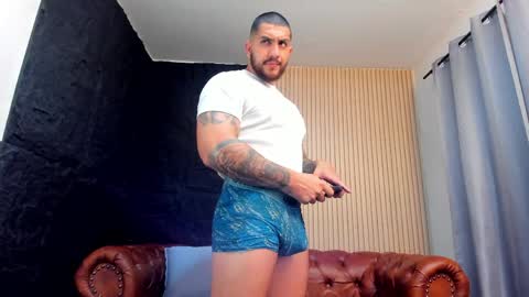 Snapshot of kylenorth_ chatting on May 9, 9:31 pm kylenorth_ online show from May 9, 9:31 pm