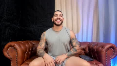 Snapshot of kylenorth_ chatting on June 5, 6:57 pm kylenorth_ online show from June 5, 6:57 pm