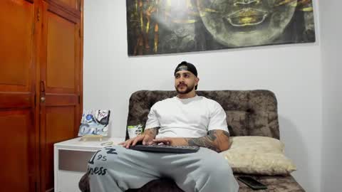 Snapshot of kylenorth_ chatting on July 19, 11:52 pm kylenorth_ online show from July 19, 11:52 pm
