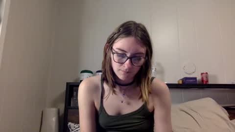 Snapshot of kylianna chatting on April 22, 12:13 am Kylianna online show from April 22, 12:13 am