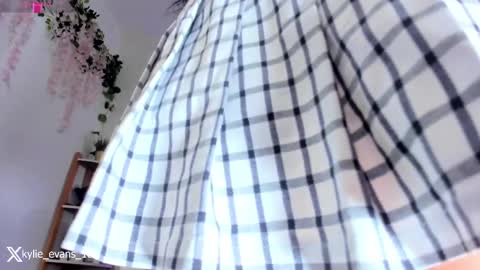 Snapshot of kylie_evans_18 chatting on February 11, 5:40 pm Kylie online show from February 11, 5:40 pm