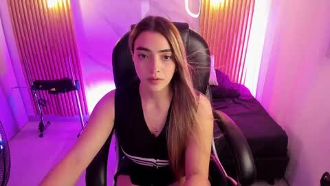 Snapshot of kylie_jones6 chatting on May 6, 2:51 am KYLIE online show from May 6, 2:51 am