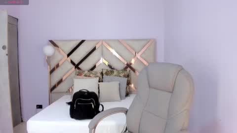 Snapshot of kylie_reyes chatting on July 21, 7:27 pm Kylie Reyes online show from July 21, 7:27 pm