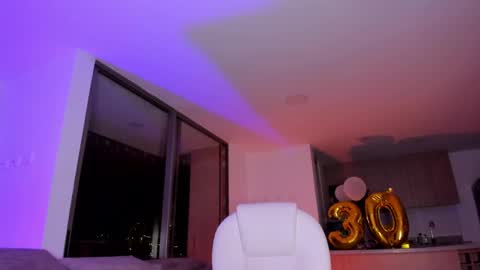     online show from March 12, 6:51 am