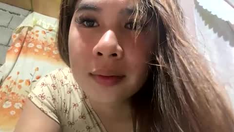 kylie_slut25 online show from February 17, 12:45 pm