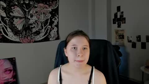 Snapshot of kylie_voss chatting on June 2, 3:19 am Kylie online show from June 2, 3:19 am