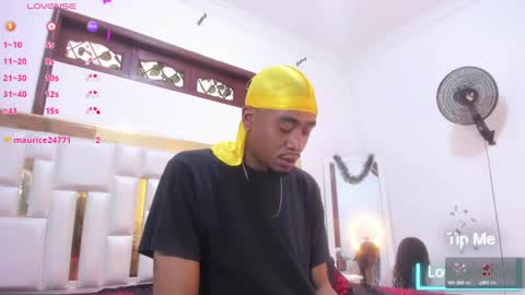 Snapshot of kylieandjhonny chatting on December 24, 1:17 pm Kaylie And Jhony online show from December 24, 1:17 pm