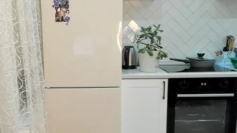 Snapshot of kylieblond chatting on December 19, 1:18 pm Din online show from December 19, 1:18 pm