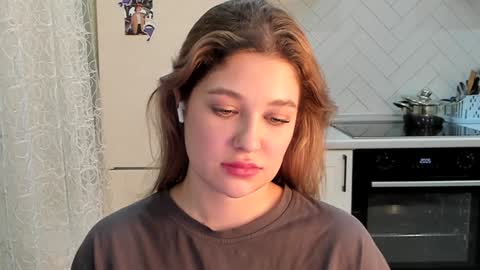 Snapshot of kylieblond chatting on December 25, 5:05 pm Din online show from December 25, 5:05 pm