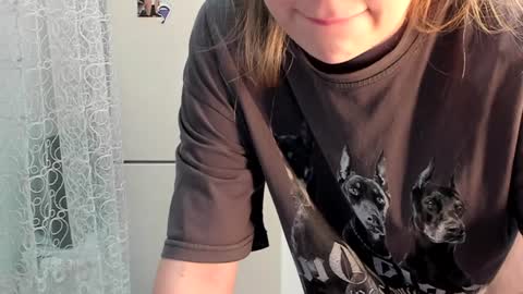 Snapshot of kylieblond chatting on January 9, 10:41 pm Din online show from January 9, 10:41 pm