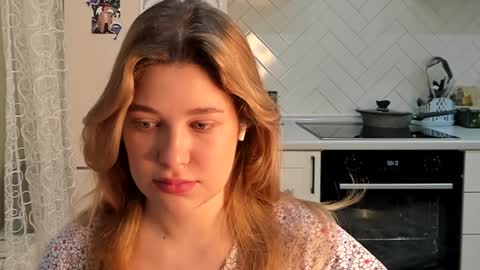 Snapshot of kylieblond chatting on February 5, 10:22 pm Din online show from February 5, 10:22 pm