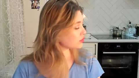 Snapshot of kylieblond chatting on February 20, 10:04 pm Din online show from February 20, 10:04 pm