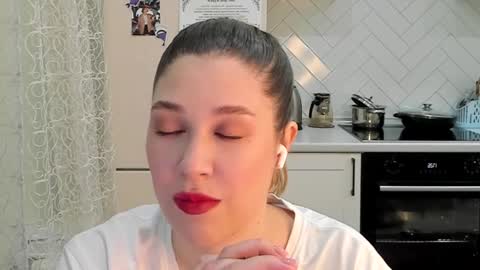 Snapshot of kylieblond chatting on March 4, 2:32 pm Din online show from March 4, 2:32 pm