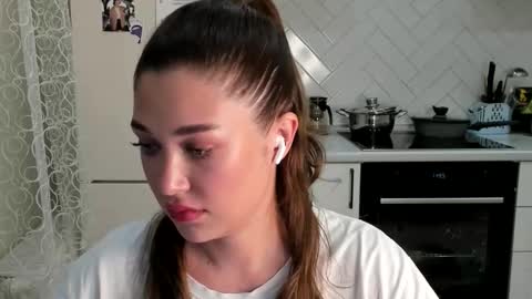 Snapshot of kylieblond chatting on September 10, 8:42 pm Din online show from September 10, 8:42 pm