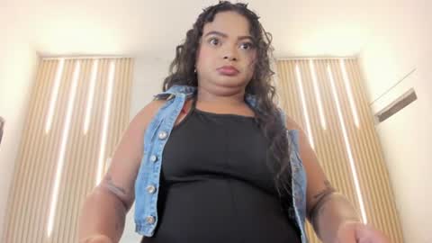 Snapshot of kyliee_moore_ chatting on June 24, 5:50 am kyliee online show from June 24, 5:50 am
