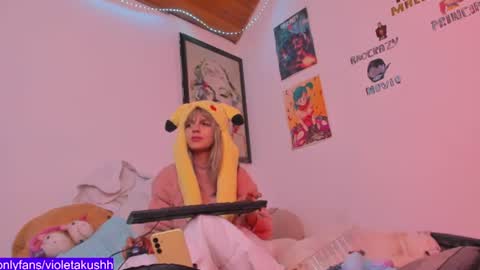 Snapshot of kyliekandy chatting on June 14, 1:47 am online show from June 14, 1:47 am