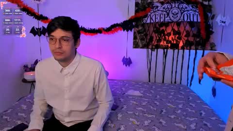 kylietimothee online show from October 17, 7:05 pm