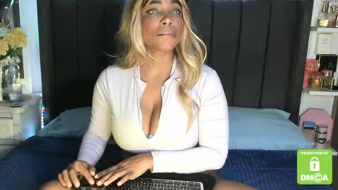 Snapshot of kyliewhiteboobs chatting on May 8, 9:31 pm kylie white boobs online show from May 8, 9:31 pm