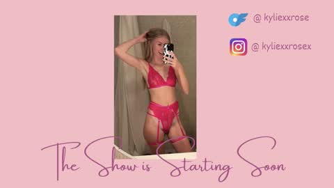 Snapshot of kyliexxrose chatting on October 15, 4:01 am Kylie online show from October 15, 4:01 am