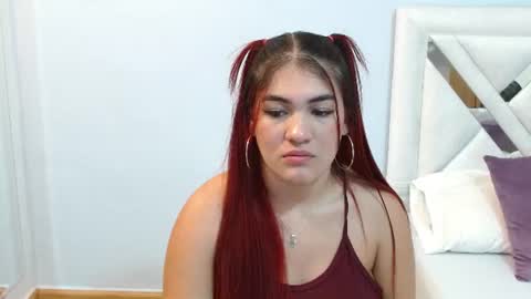 Snapshot of kyliiebaker chatting on June 25, 11:59 am Kylie online show from June 25, 11:59 am