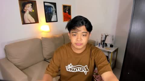 Snapshot of kyll_collins chatting on January 4, 7:44 pm kyll_collins online show from January 4, 7:44 pm