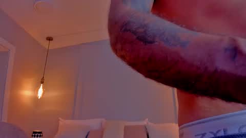 Kylliam Levis online show from March 11, 11:00 pm