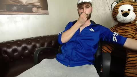 KyloEast online show from June 3, 4:04 am