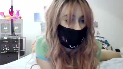 Kyra Wild online show from September 21, 7:37 pm