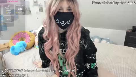 Kyra Wild online show from October 25, 5:15 am