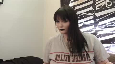 Lily online show from July 6, 7:27 pm