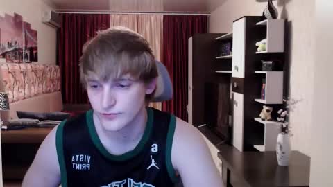 l1onkennedy online show from October 12, 8:08 pm