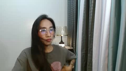 Snapshot of l4dyt4m4yo chatting on March 27, 11:54 am UrAsianCutiii3 online show from March 27, 11:54 am