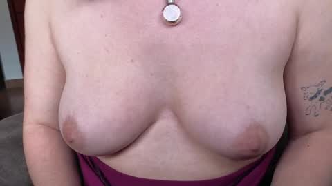 Snapshot of la_femme_fatale_ chatting on June 5, 9:53 pm Hanna FREE ONLYFANS online show from June 5, 9:53 pm