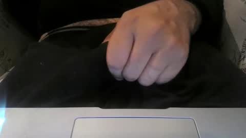 Snapshot of la_guyy chatting on October 16, 8:26 am la_guyy online show from October 16, 8:26 am