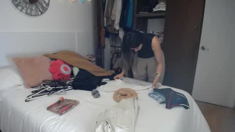 Snapshot of la_rola_ chatting on May 21, 4:41 am Catalina online show from May 21, 4:41 am