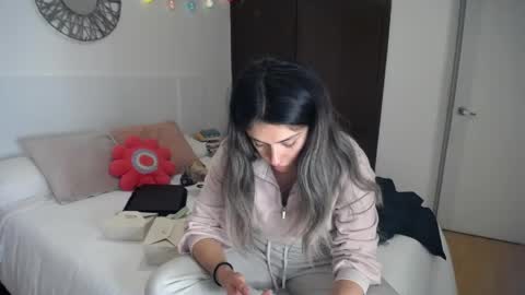 Snapshot of la_rola_ chatting on May 28, 3:26 am Catalina online show from May 28, 3:26 am