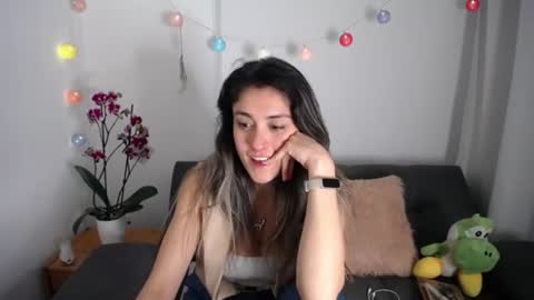 Snapshot of la_rola_ chatting on June 11, 3:15 am Catalina online show from June 11, 3:15 am
