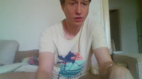Snapshot of labelette007 chatting on May 1, 9:03 am labelette007 online show from May 1, 9:03 am