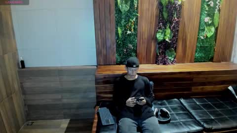 labrinthteasing online show from March 14, 12:10 pm