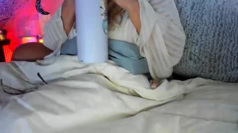 Snapshot of laceygrl chatting on June 7, 4:38 am Lacey online show from June 7, 4:38 am