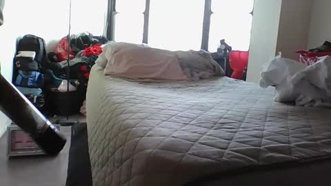 lachickadelbronx online show from January 3, 7:29 pm