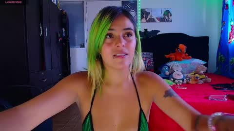 Snapshot of lacolombiana_bitch chatting on April 30, 8:57 pm Valentina online show from April 30, 8:57 pm