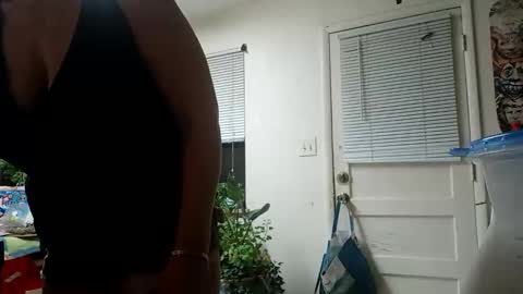 Snapshot of lacybell chatting on January 15, 6:54 am lacybell online show from January 15, 6:54 am