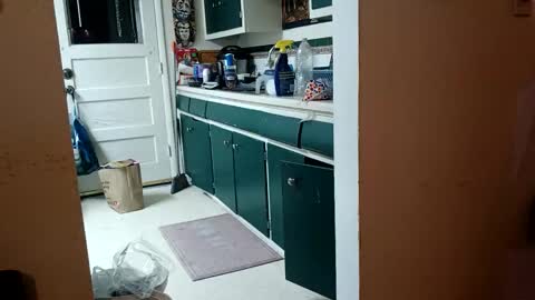 Snapshot of lacybell chatting on February 14, 2:18 am lacybell online show from February 14, 2:18 am