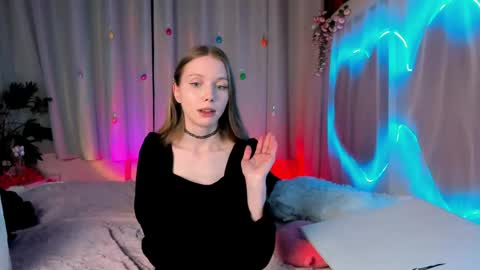 Snapshot of lada2k4 chatting on April 23, 12:29 pm Lada online show from April 23, 12:29 pm